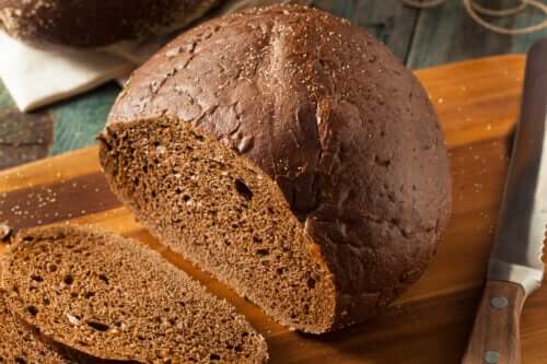 Le pain de seigle est-il une bonne option pour perdre du poids ?