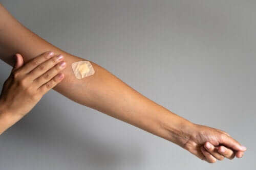 Patch de buprénorphine : caractéristiques, utilisations et contre-indications