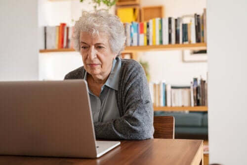 Cybersécurité pour les personnes âgées : que faut-il considérer ?