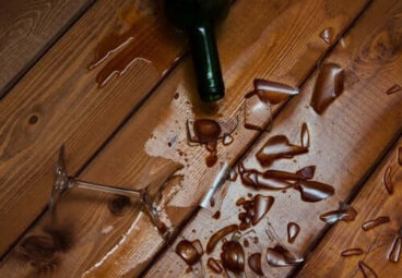 Les meilleures astuces pour bien ramasser le verre brisé