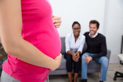 Gestation pour autrui : qu'est-ce que c'est et que faut-il prendre en compte ?