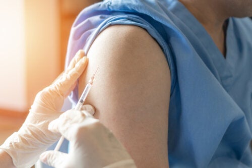 Vaccin contre le VPH et santé bucco-dentaire : comment sont-ils liés ?