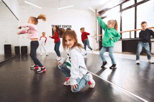 La danse-thérapie pour les enfants autistes : avantages et astuces
