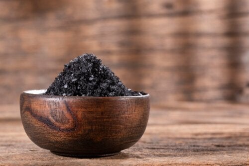 Qu'est-ce que le sel noir et à quoi sert-il ?