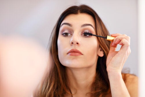 Base de mascara : quelle est la fonction de ce cosmétique ?