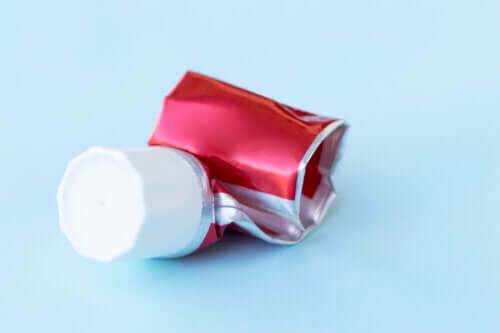 Puis-je utiliser un dentifrice périmé ?