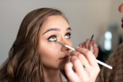 Dotted eyeliner : la tendance maquillage qui triomphe sur TikTok