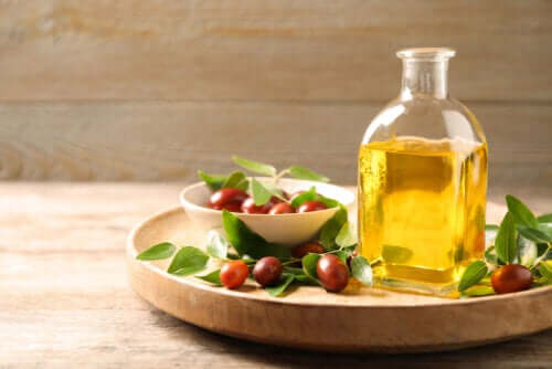 L'huile de jojoba aide-t-elle à traiter l'acné ?