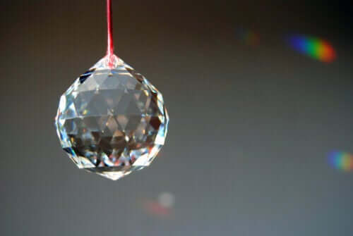 Boule feng shui : qu'est-ce que c'est et comment l'intégrer à la décoration de la maison ?