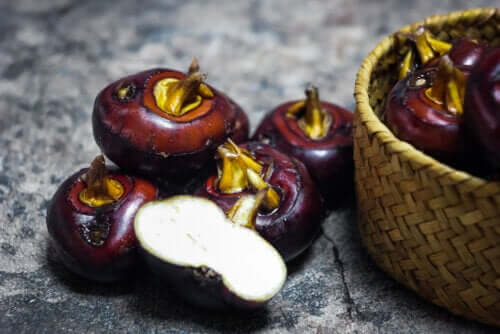 Que sont les châtaignes d'eau et comment peuvent-elles être incluses dans l'alimentation ?