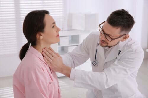 Carcinome à cellules de Hürthle : causes, symptômes et traitement