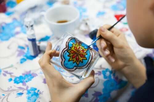 Peindre sur du verre : tout ce qu'il faut savoir