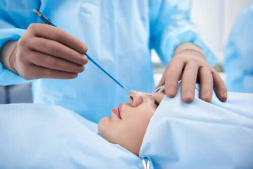 Les bienfaits de la rhinoplastie ultrasonique par rapport aux autres techniques