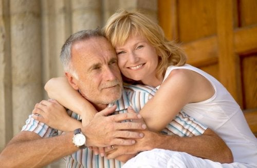 Pourquoi les hommes aiment les femmes plus jeunes qu'eux ?