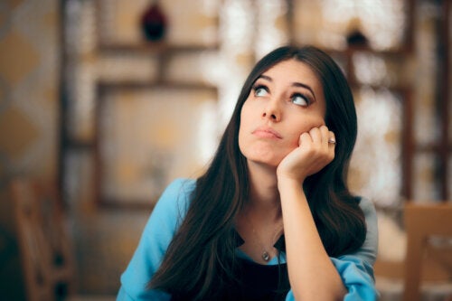 Les adultes qui n'ont jamais eu de partenaire, est-ce normal ?