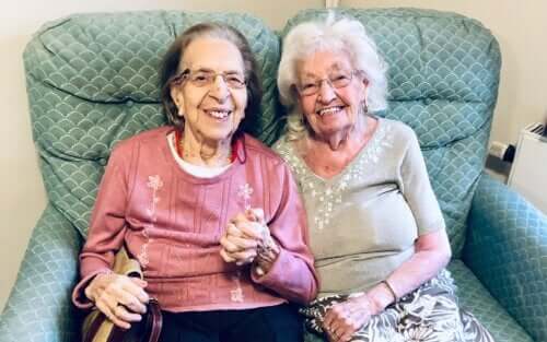 Amitié inconditionnelle : elles sont amies depuis plus de sept décennies et ont emménagé dans la même maison de retraite