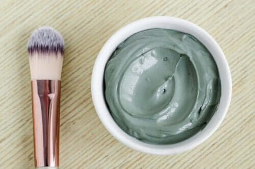 Argile bentonite : 9 utilisations pour la santé et la beauté du corps