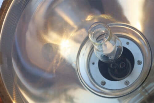 Ampoules basse consommation : avantages et précautions