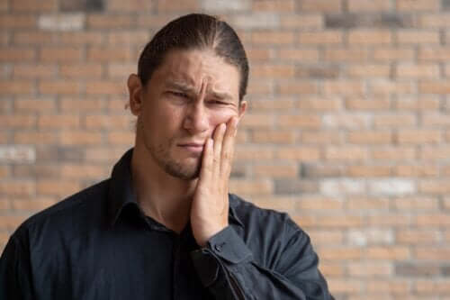 Douleur à la mâchoire due au stress : comment la combattre ?