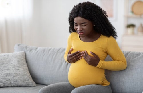 Névrite intercostale pendant la grossesse: qu'est-ce que c'est et comment la réduire