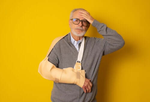 11 causes possibles de douleur au niveau du bras droit