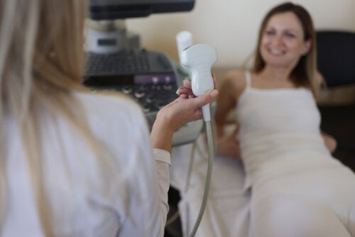 Qu'est-ce que l'échocardiographie fœtale et quand est-elle nécessaire ?