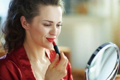 Bold lips : la tendance maquillage pour les lèvres que vous aimerez suivre
