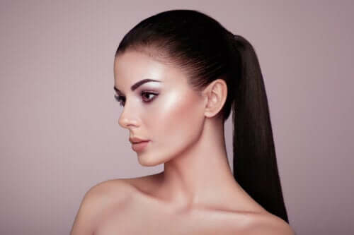 Strobing : en quoi consiste cette technique de maquillage ?