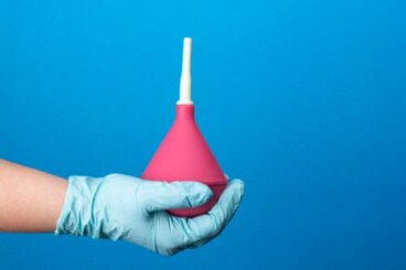 Qu'est-ce qu'un lavement et comment l'utiliser en toute sécurité ?