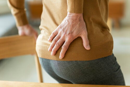 Sacro-iliite : causes, symptômes et traitements