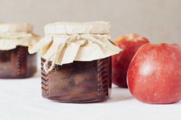 Comment préparer des pommes au sirop ?