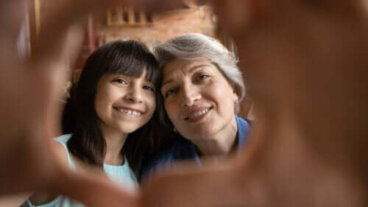 Hypothèse de la grand-mère : la ménopause dans une perspective évolutive