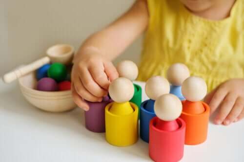 Jouets Montessori : bienfaits et usages dans la petite enfance