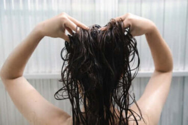 Exfoliation capillaire et 3 masques que vous pouvez faire à la maison