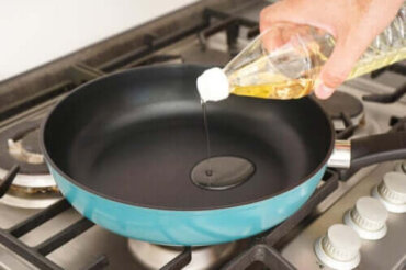 Pourquoi ne pas réutiliser l'huile de friture ? Apprenez à la recycler