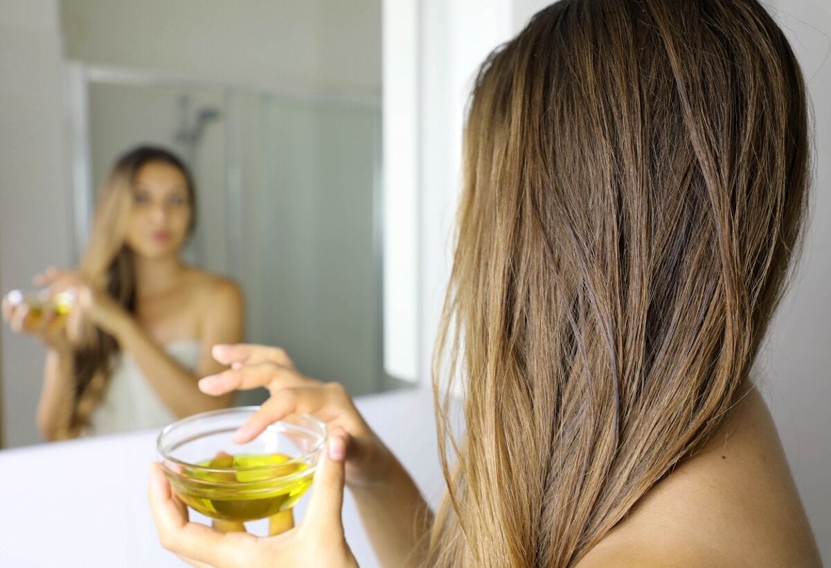 Un remède à l'huile d'olive qui aide à éliminer les pellicules