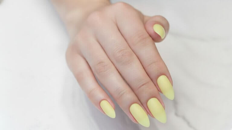Amarillo pastel