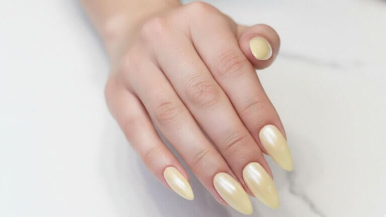 Butter yellow glossy