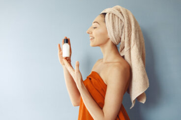 Huile ou brume : que choisir lorsque votre peau tire après la douche ?