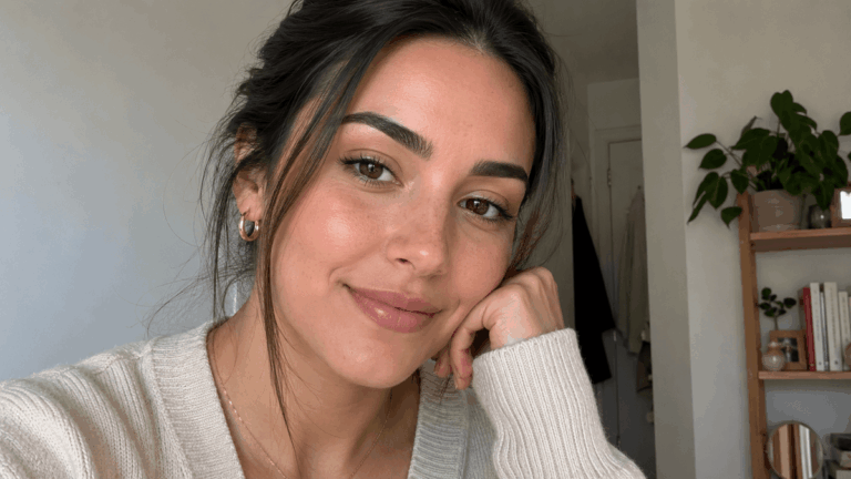 Des sourcils mieux dessinés sans intervention : des techniques simples pour un look naturel