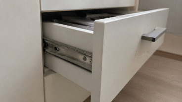 Des tiroirs qui coincent ? 5 étapes pour qu'ils glissent à nouveau sans problème