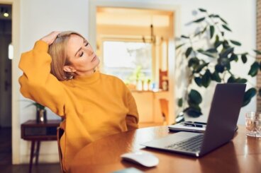 Comment soulager les tensions dans la nuque : 8 exercices de Pilates pour détendre les cervicales