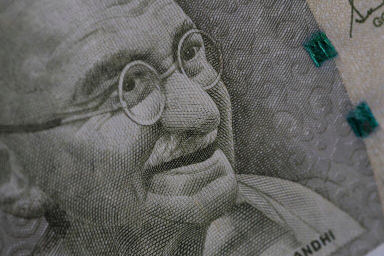 Mahatma Gandhi : « Vis comme si tu devais mourir demain ; apprends comme si le monde devait durer éternellement. »
