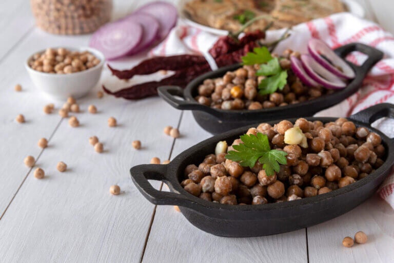 Une touche dorée et croustillante qui transforme complètement ce légume sec. Faites sauter vos pois chiches avec des épices pour obtenir une texture surprenante en moins de dix minutes.