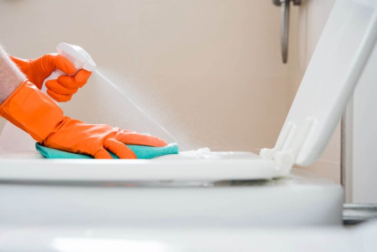 8 astuces rapides pour éliminer les mauvaises odeurs dans la salle de bains et empêcher qu'elles ne reviennent