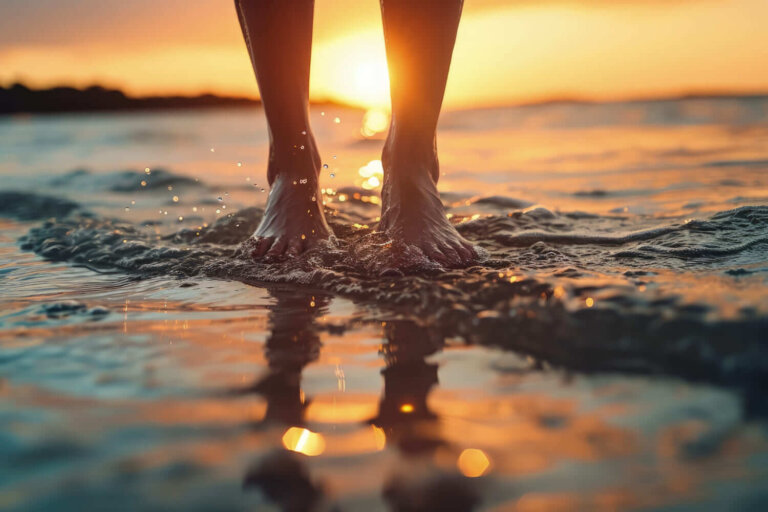 Marcher dans l'eau : comment profiter de 30 minutes à la plage pour faire de l'exercice