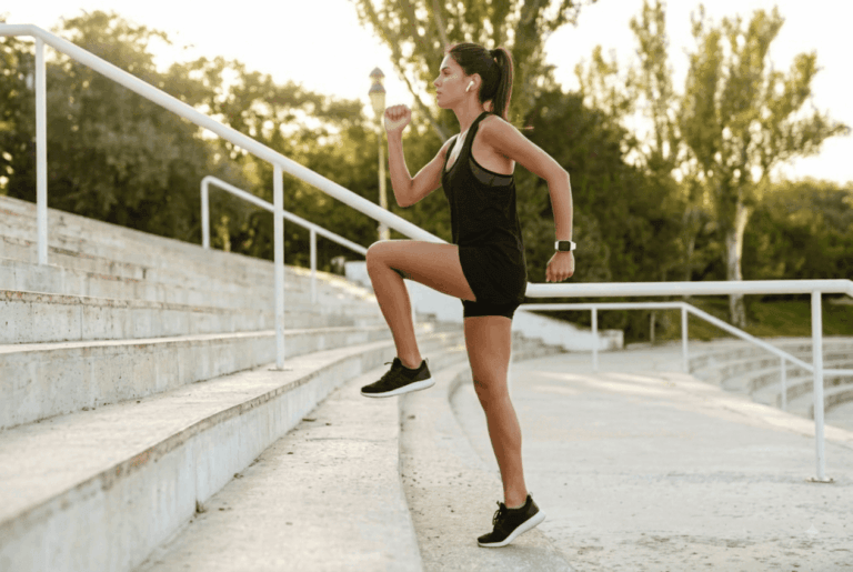 Renforcement des quadriceps, des fessiers et de l’équilibre dynamique.