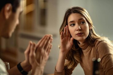 5 signes qui montrent que tu te disputes avec tes propres suppositions et non avec ton interlocuteur