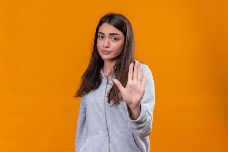 Insister après un « non » : 6 conseils pour répondre avec fermeté sans paraître désagréable