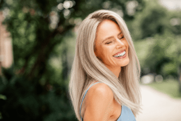 6 nuances cendrées idéales pour harmoniser les cheveux gris sans les masquer complètement